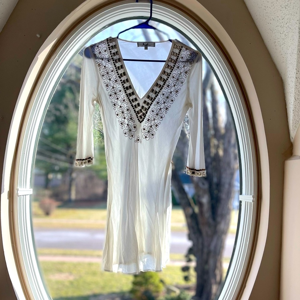 Pearl white beaded mini dress - size Medium - delicate, embroidered beauty